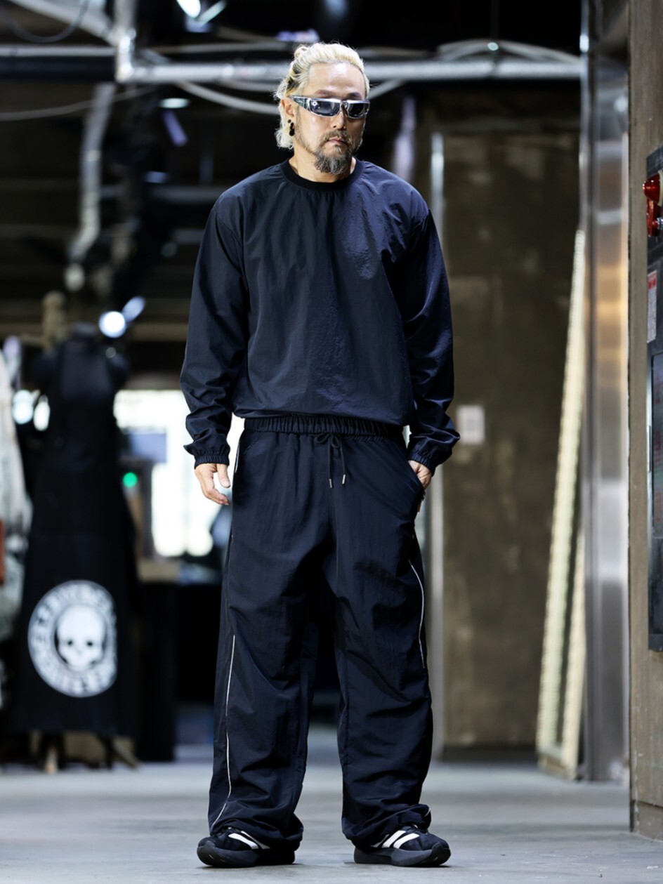 Loose nylon T-shirt