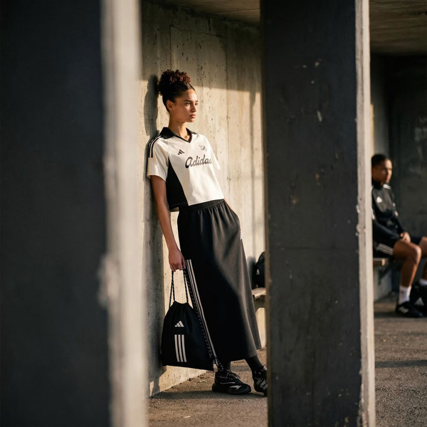 Adidas 愛迪達 Lux Tiro T KT2784 女 Polo衫 運動上衣 休閒短袖 短版 米白