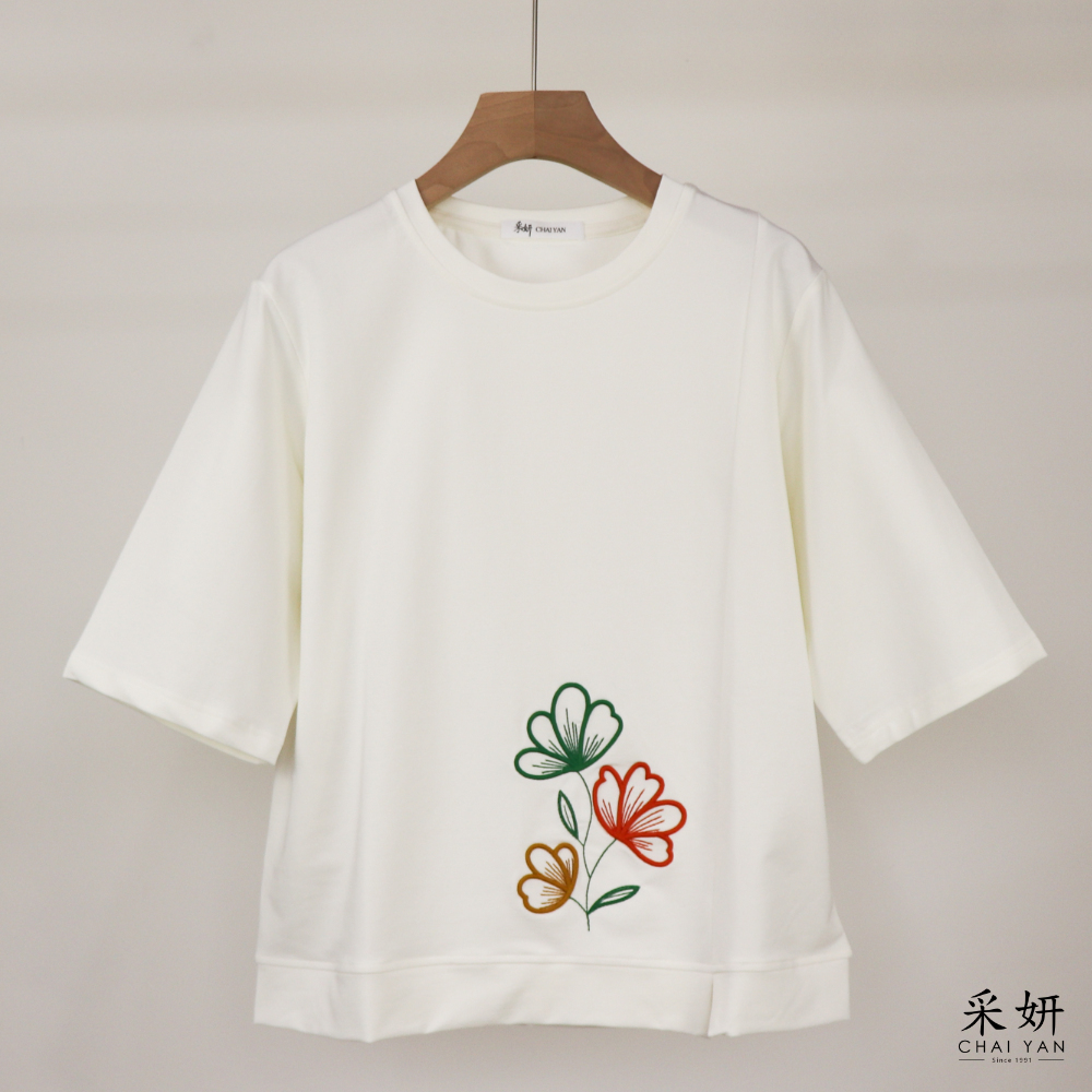 撞色花朵刺繡半袖上衣