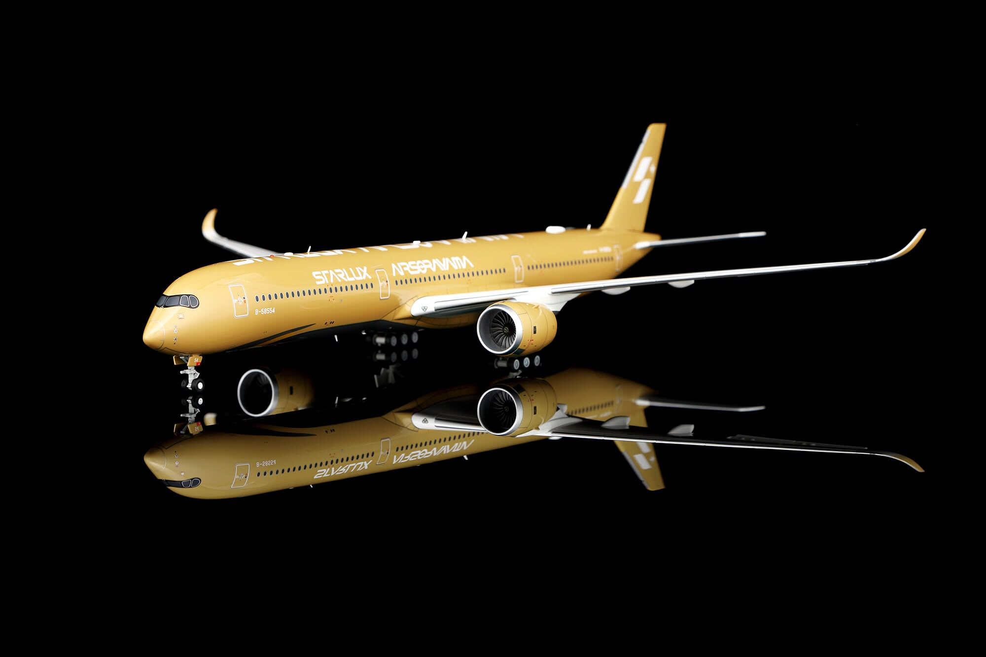 1/200 星宇航空 A350-1000 機編:B-58554「Airsorayama 金色塗裝」第一批