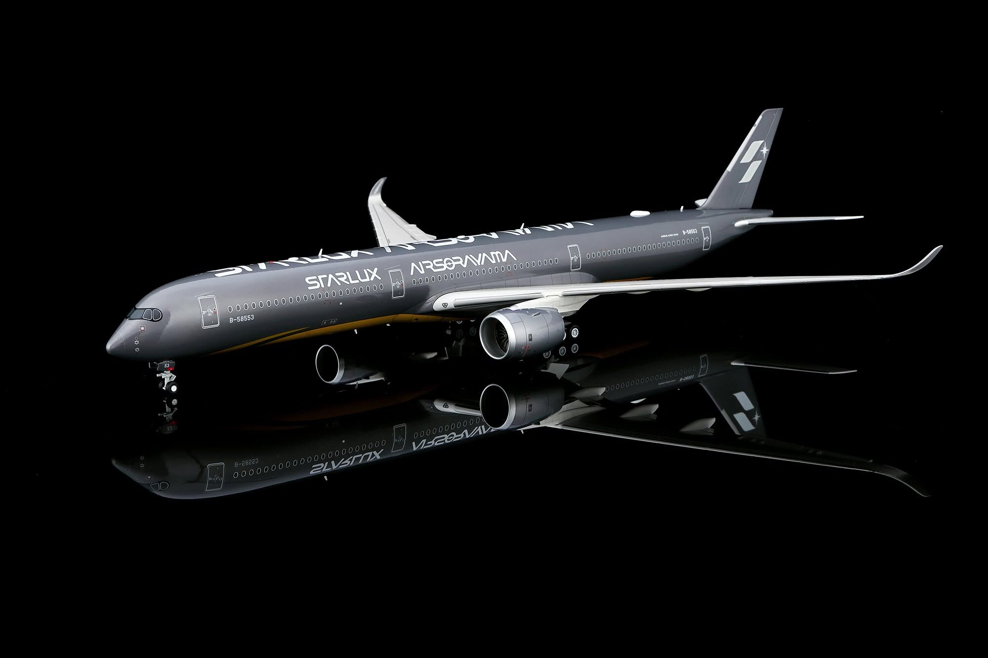 1/200 星宇航空 A350-1000 機編:B-58553「Airsorayama 銀色塗裝」第一批