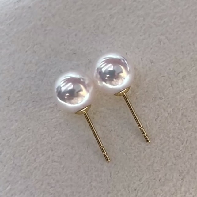 18K Gold Japanese Akoya Pearl Earrings - Mirror Refection Quality