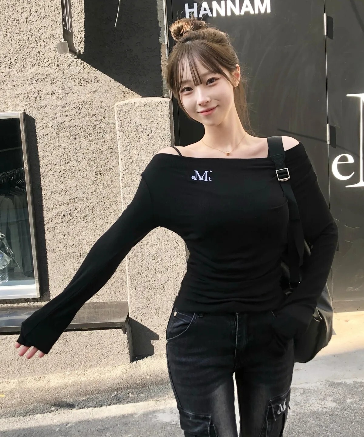 【OWN】Mucent 長袖 上衣 斜肩 一字領 抓皺 彈性 修身 單一尺寸 女款 黑色 深灰色 淺灰色 白色