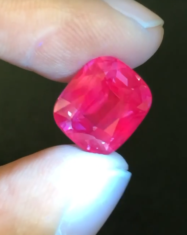 Collector’s Grade | Sri Lankan Unheated Color-Change Sapphire