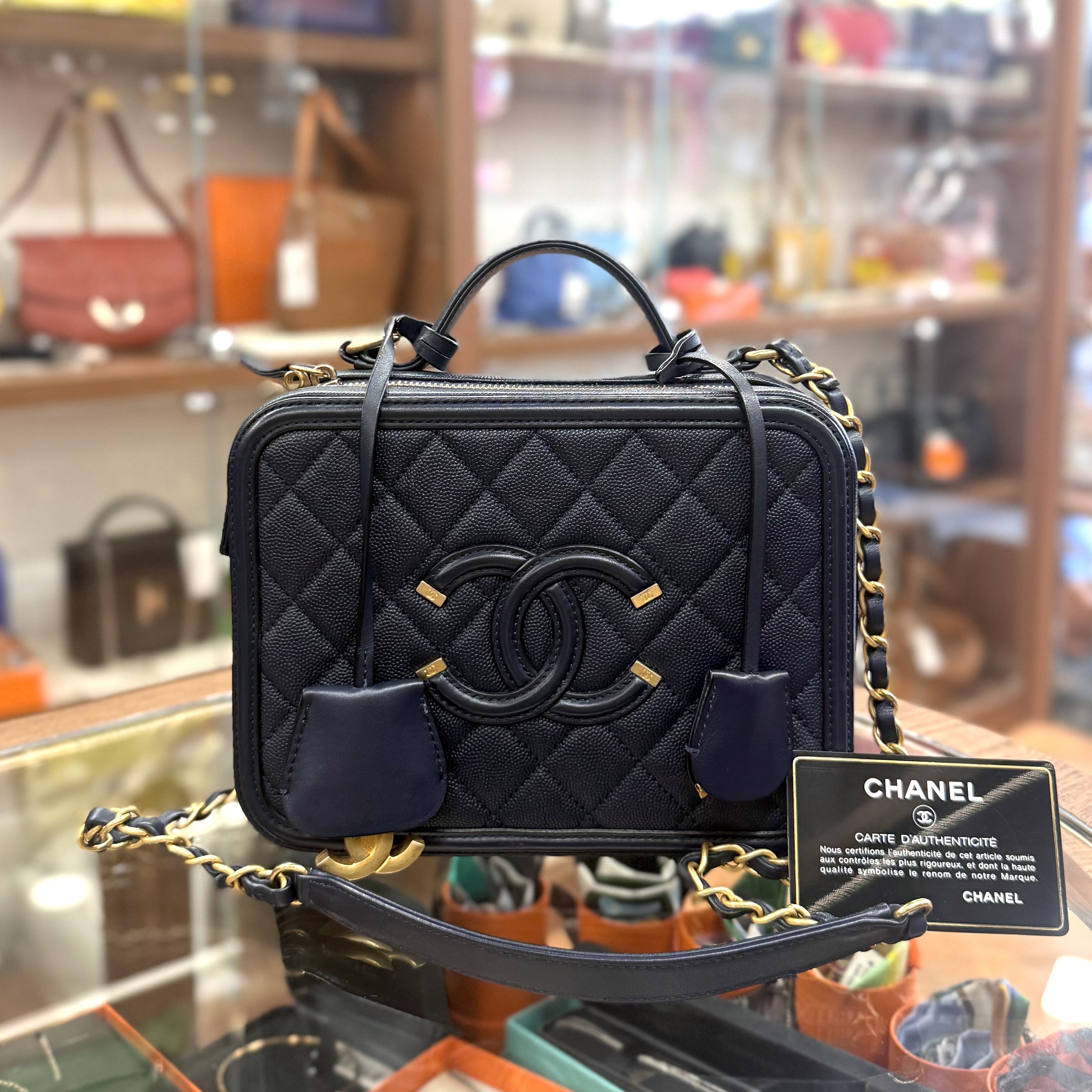 95%NEW USED CHANEL VANITY CASE 21CM CAVIAR BLUE 深藍色金扣荔枝皮 #25開 #香奈兒