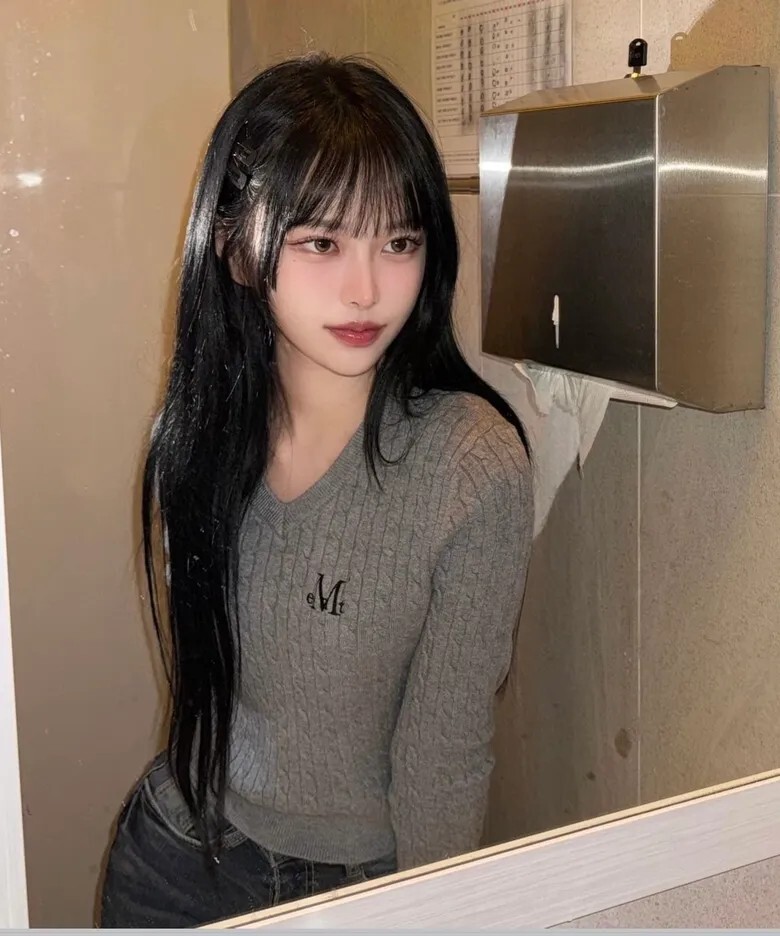 【OWN】Mucent 長袖 V領 上衣 針織 修身 單一尺寸 女款 灰色 杏色 黑色 粉紅色 咖啡色 綠色 白色