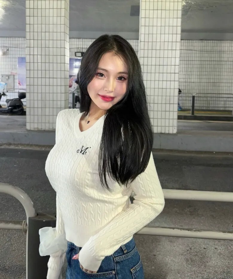 【OWN】Mucent 長袖 V領 上衣 針織 修身 單一尺寸 女款 灰色 杏色 黑色 粉紅色 咖啡色 綠色 白色