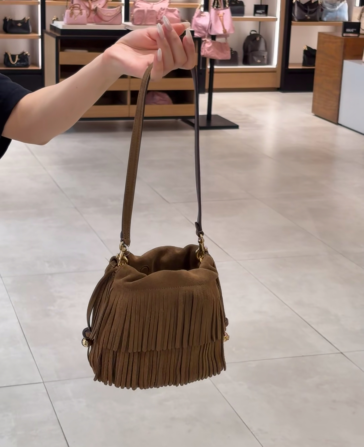【預購】Coach N091157 Faye Mini 流蘇抽繩包