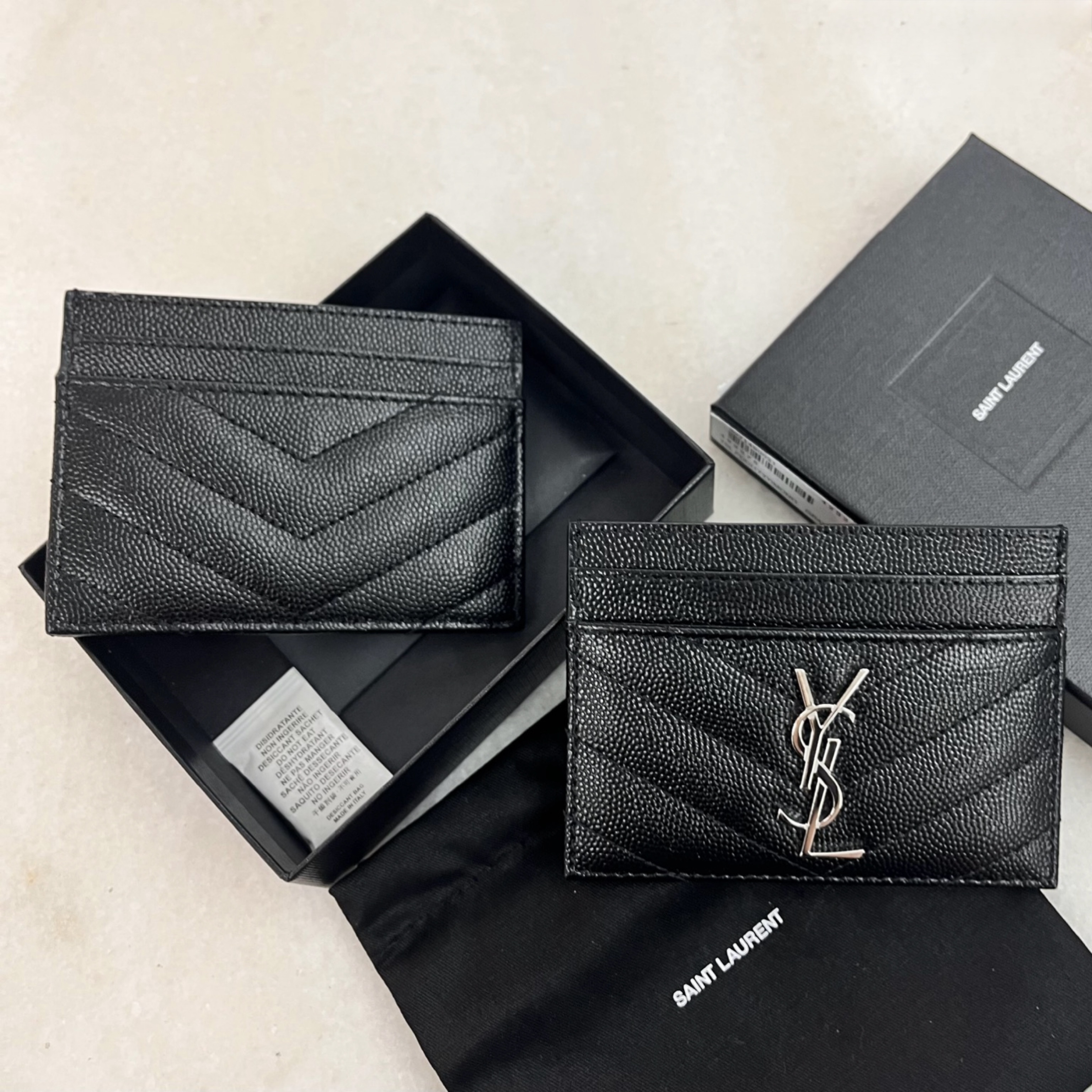 YSL Cassandre 卡片套 ( 銀色 Logo )