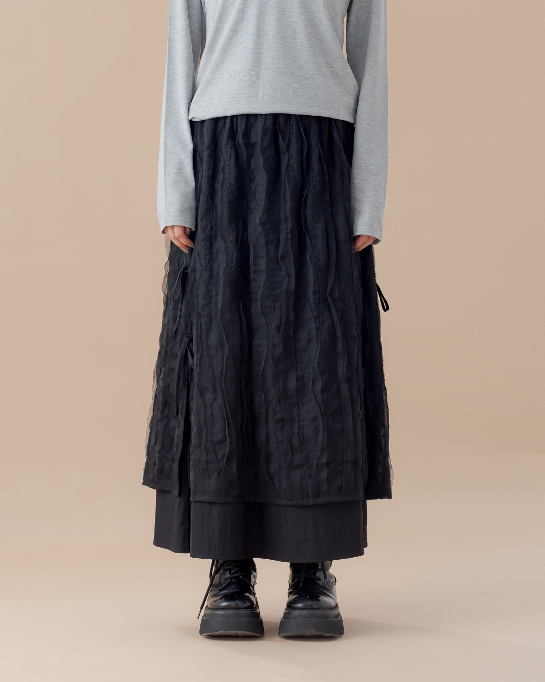 Ruffled mesh side-strap maxi dress, available in two colors.【03021793】in stock+pre-order