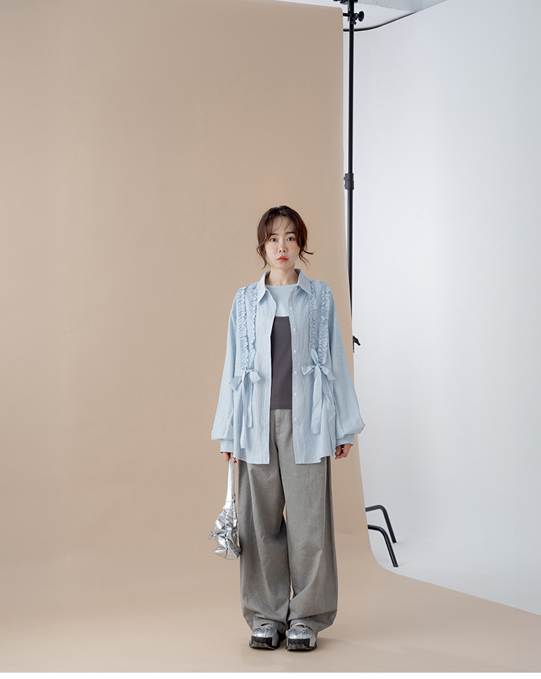 Blue Wide-Fit Plaid Shirt with Ruffled, Shirred, and Tie-Detailing【01025873】in stock+pre-order