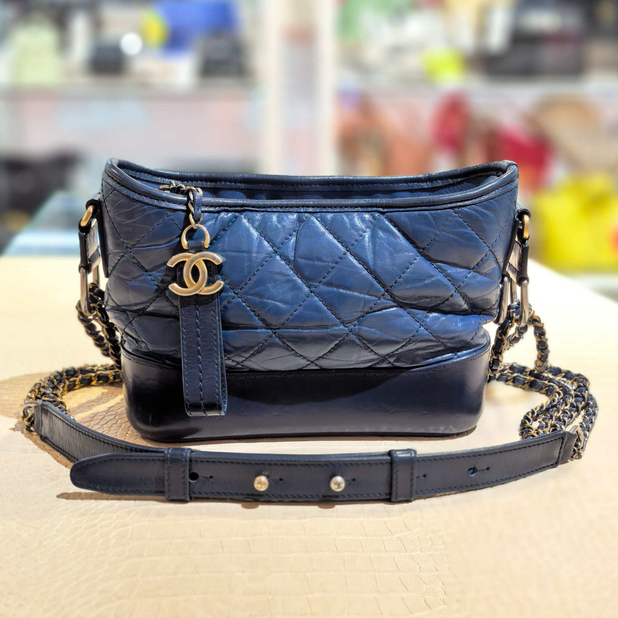 85%NEW二手CHANEL流浪包小號, A91810 , 黑藍拼色牛皮, Gabrielle Small Bag, #香榭站正品