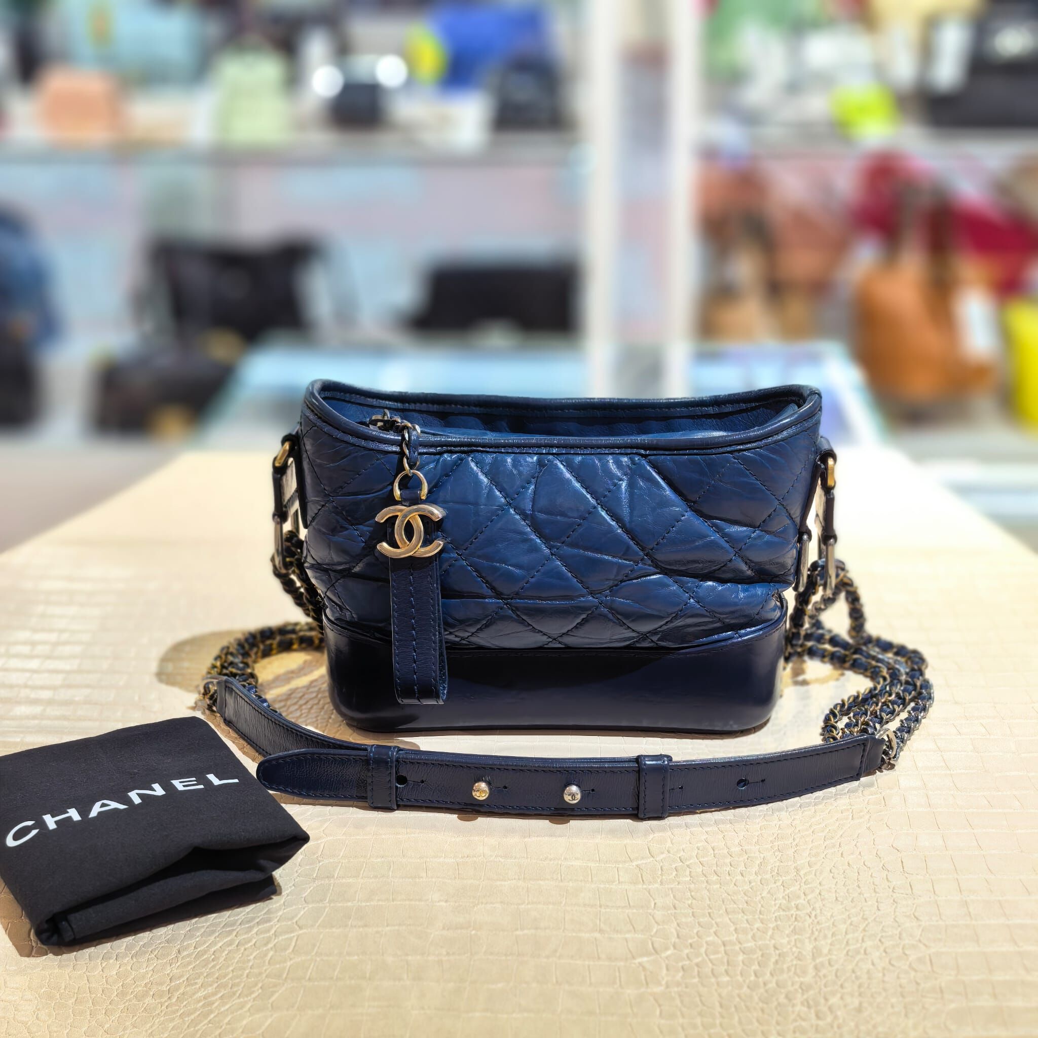 85%NEW二手CHANEL流浪包小號, A91810 , 黑藍拼色牛皮, Gabrielle Small Bag, #香榭站正品