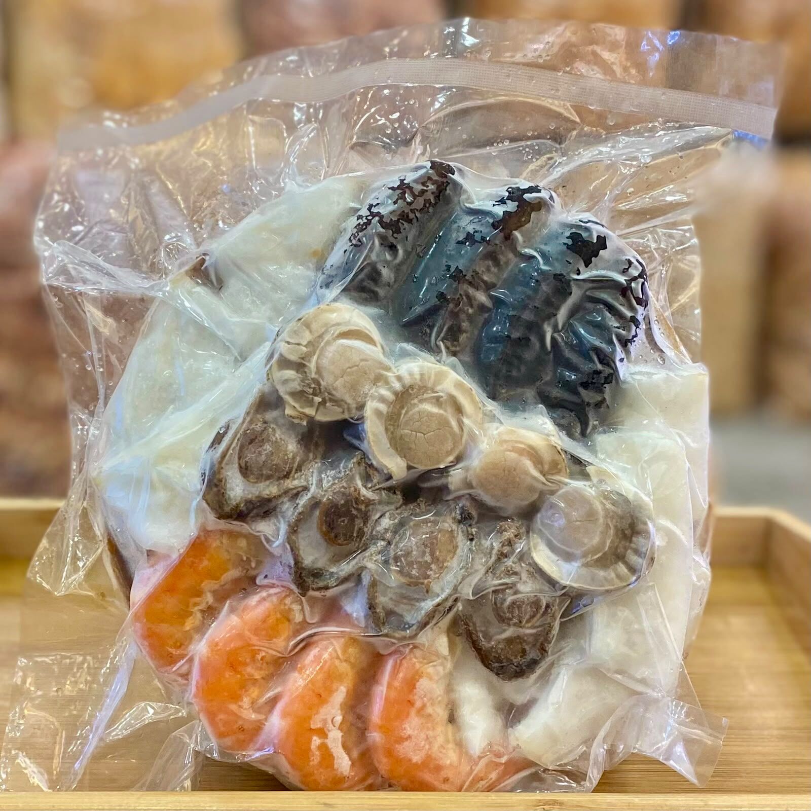 四人大蝦盆菜 (菜肴製品)