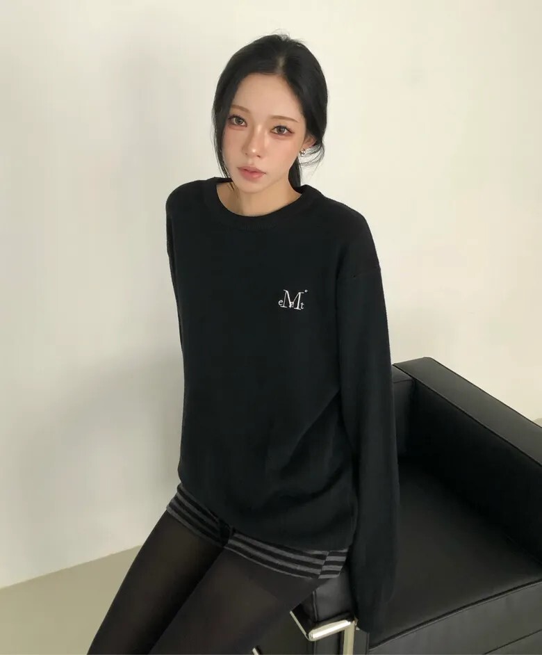 【OWN】Mucent  長袖 刺繡 針織 圓領 寬鬆 單一尺寸 男女通用 黑色 深藍色 灰色 白色