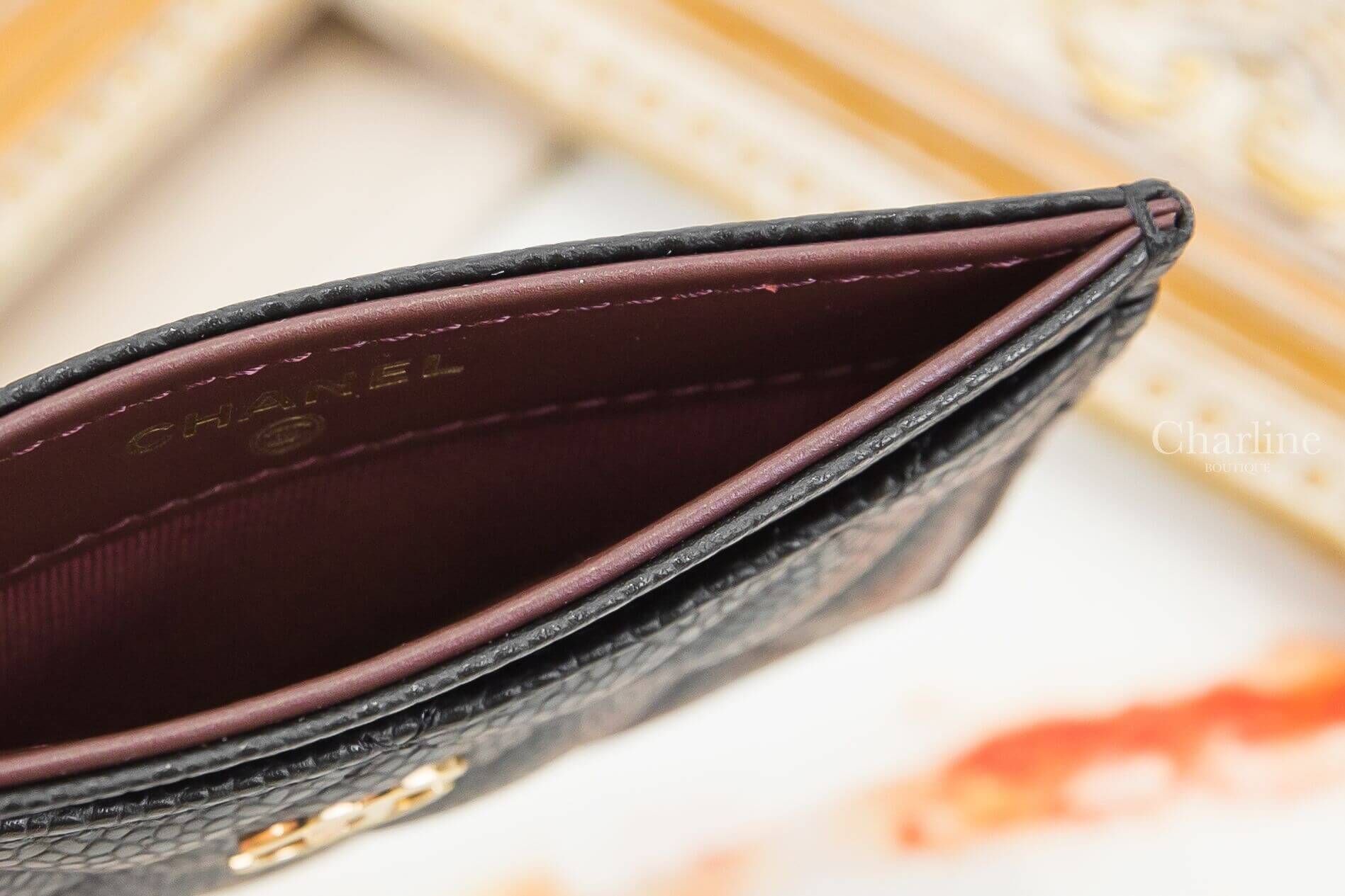 Chanel Classic Card Holder 黑色金CC荔枝菱格紋酒紅色內裡卡片夾 酒紅色內裡與卡片夾層細節