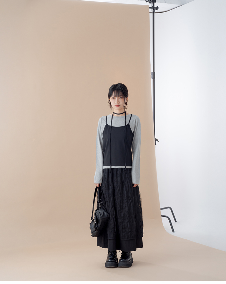 Ruffled mesh side-strap maxi dress, available in two colors.【03021793】in stock+pre-order