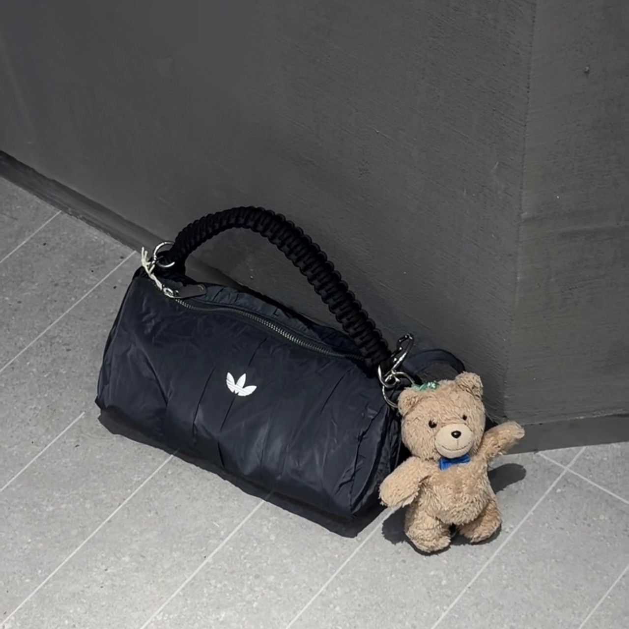 【預購】ADIDAS ORIGINALS DAILY TO GO SLR 炭灰色 KX0570