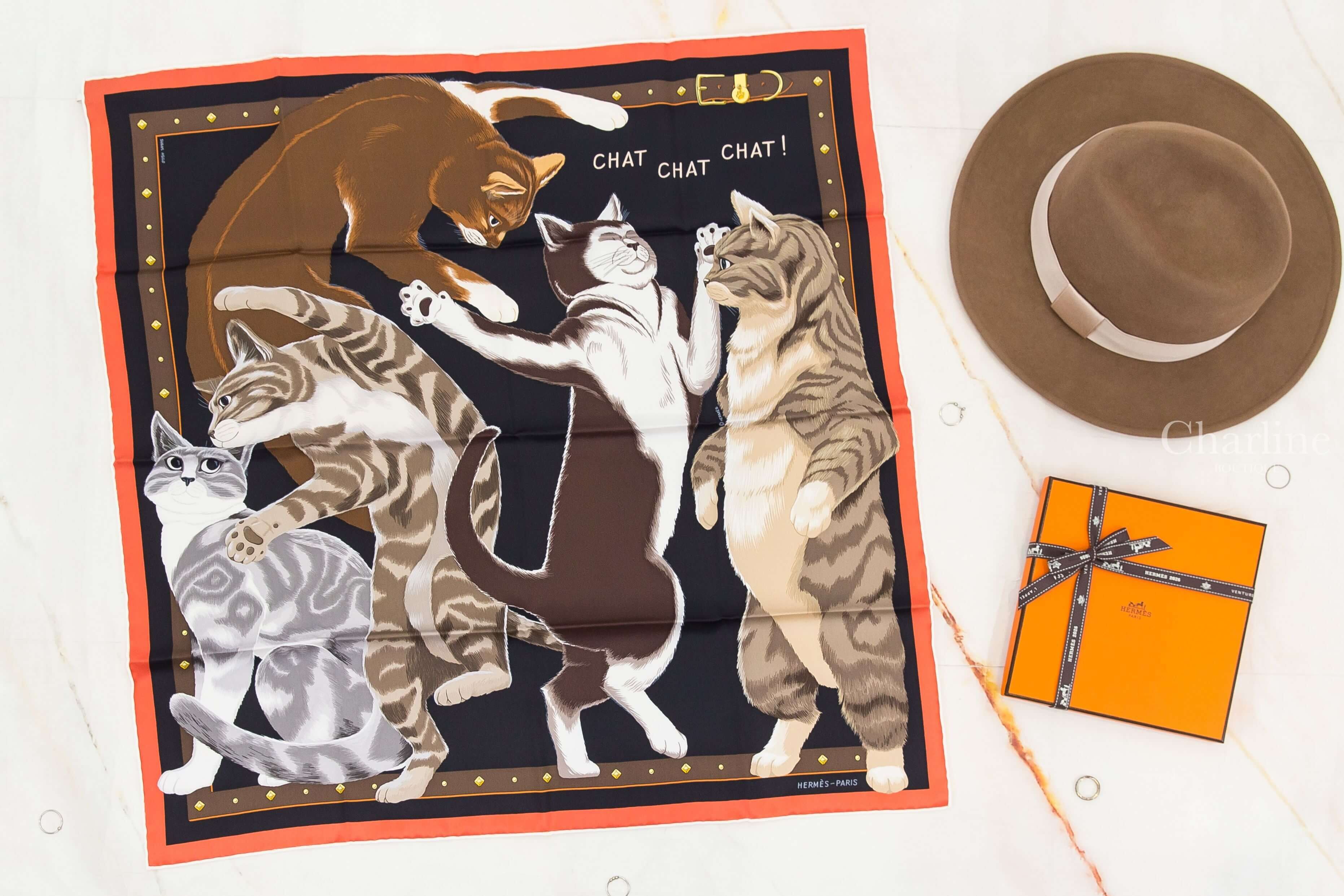 Hermès Chat Chat Chat Scarf 70 黑色／栗棕色／灰色玩耍貓咪真絲方巾 70公分全幅展開玩耍貓咪圖案展示