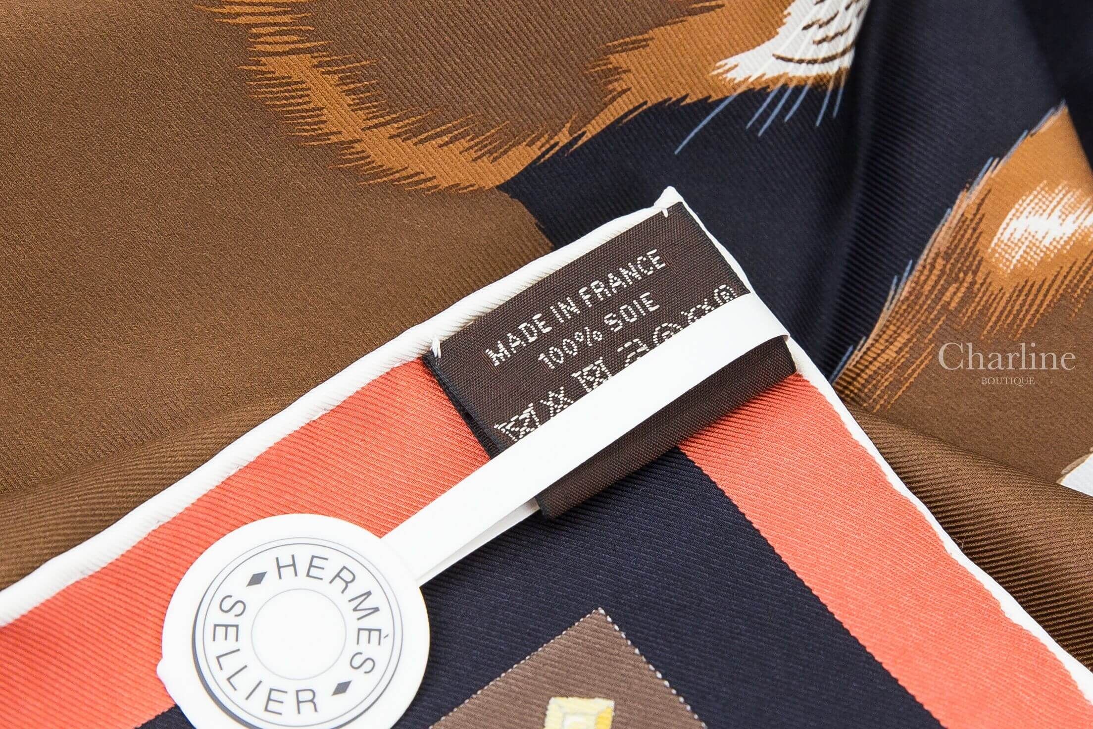 Hermès Chat Chat Chat Scarf 70 黑色／栗棕色／灰色玩耍貓咪真絲方巾 Made in France 100% Silk標籤細節