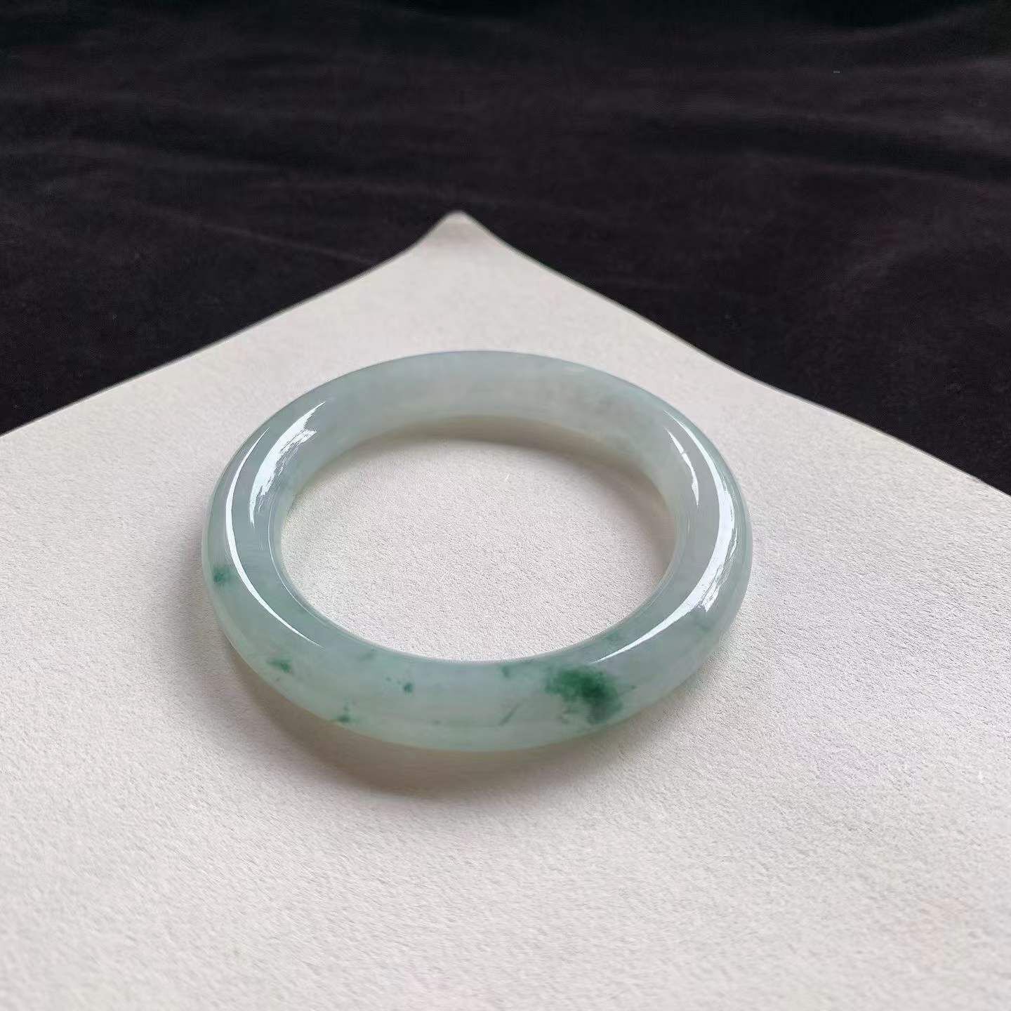 8302337 52.3mm冰飄花圓條翡翠手鐲 (52-54)