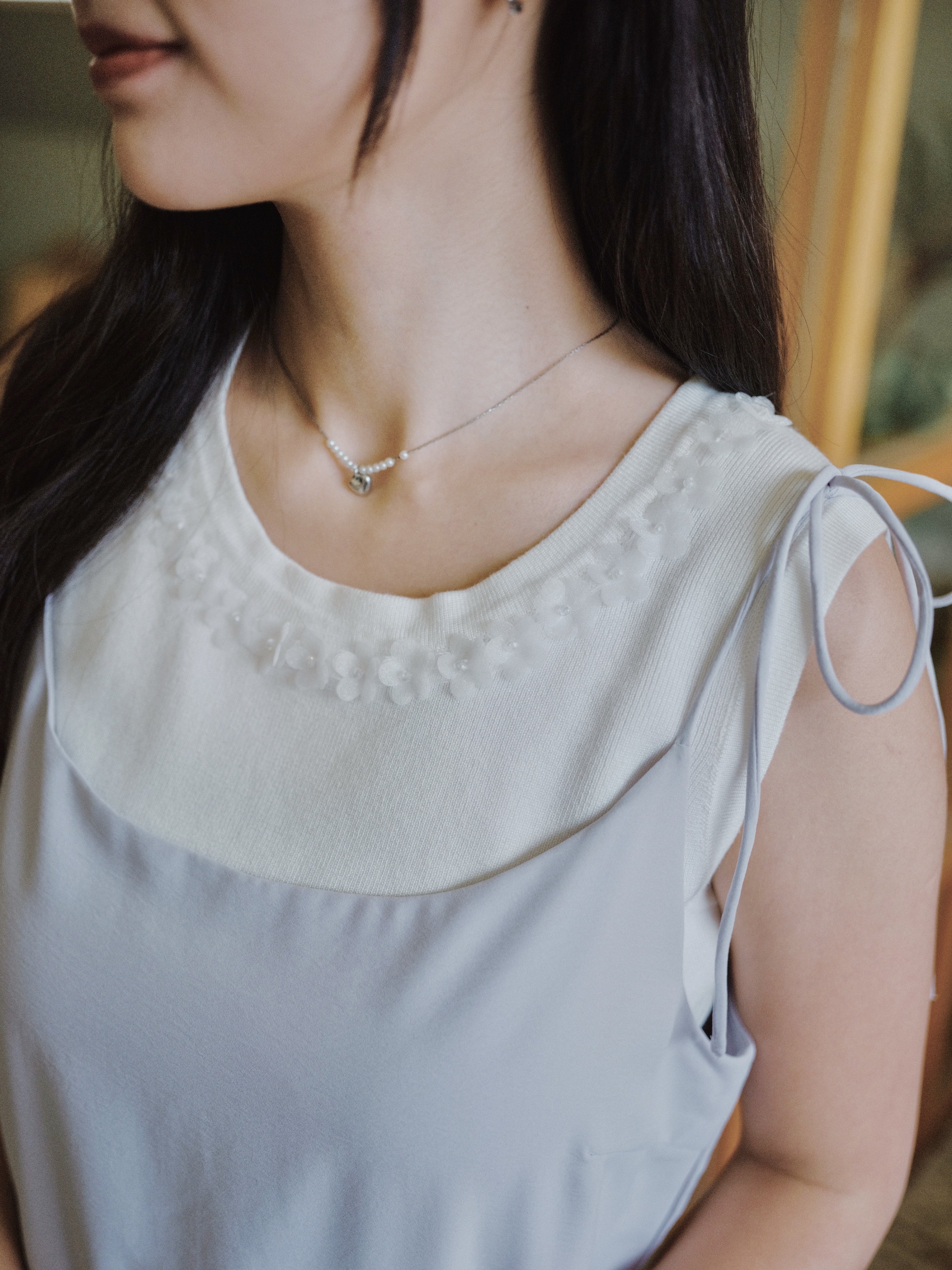 兩色 / 立體小冰珠花朵針織背心 / Floral Appliqué Beaded Knit Vest