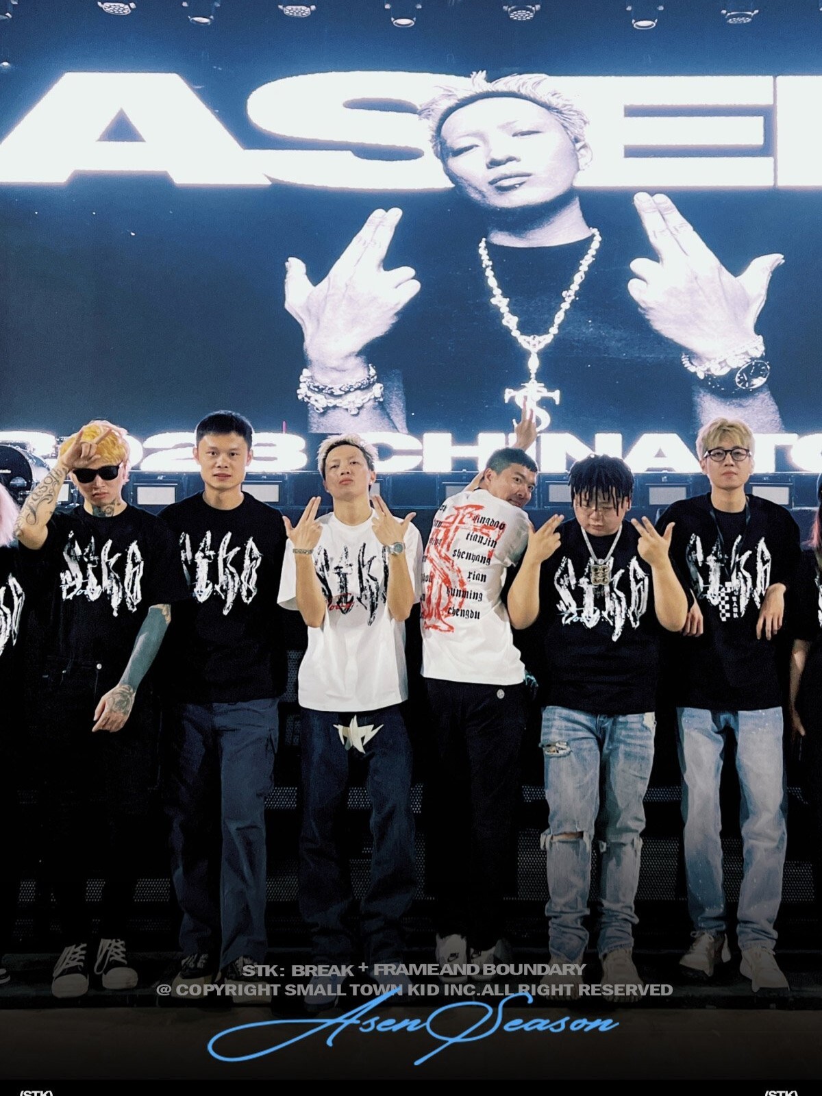 STK SmallTownKid ASEN同款 巡演工作服 背後十字Logo印花 短袖T