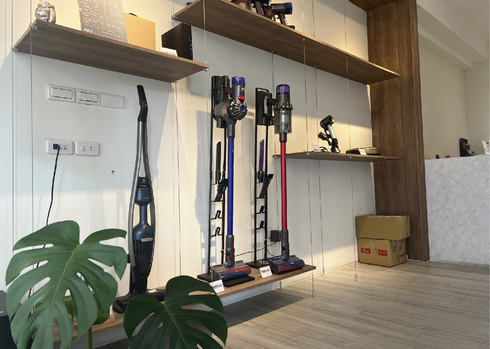 潔森工坊台中公益店店內收件與接待環境