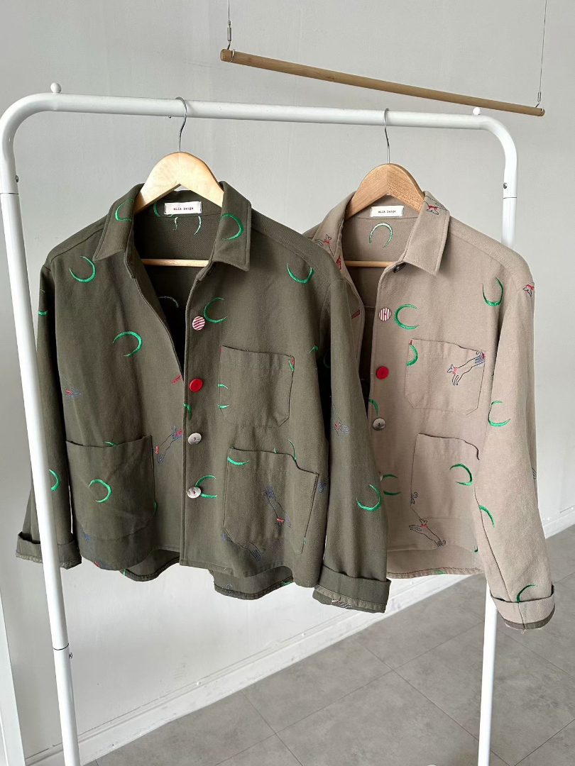 隨性又充滿藝術感★彩線塗鴉刺繡休閒襯衫