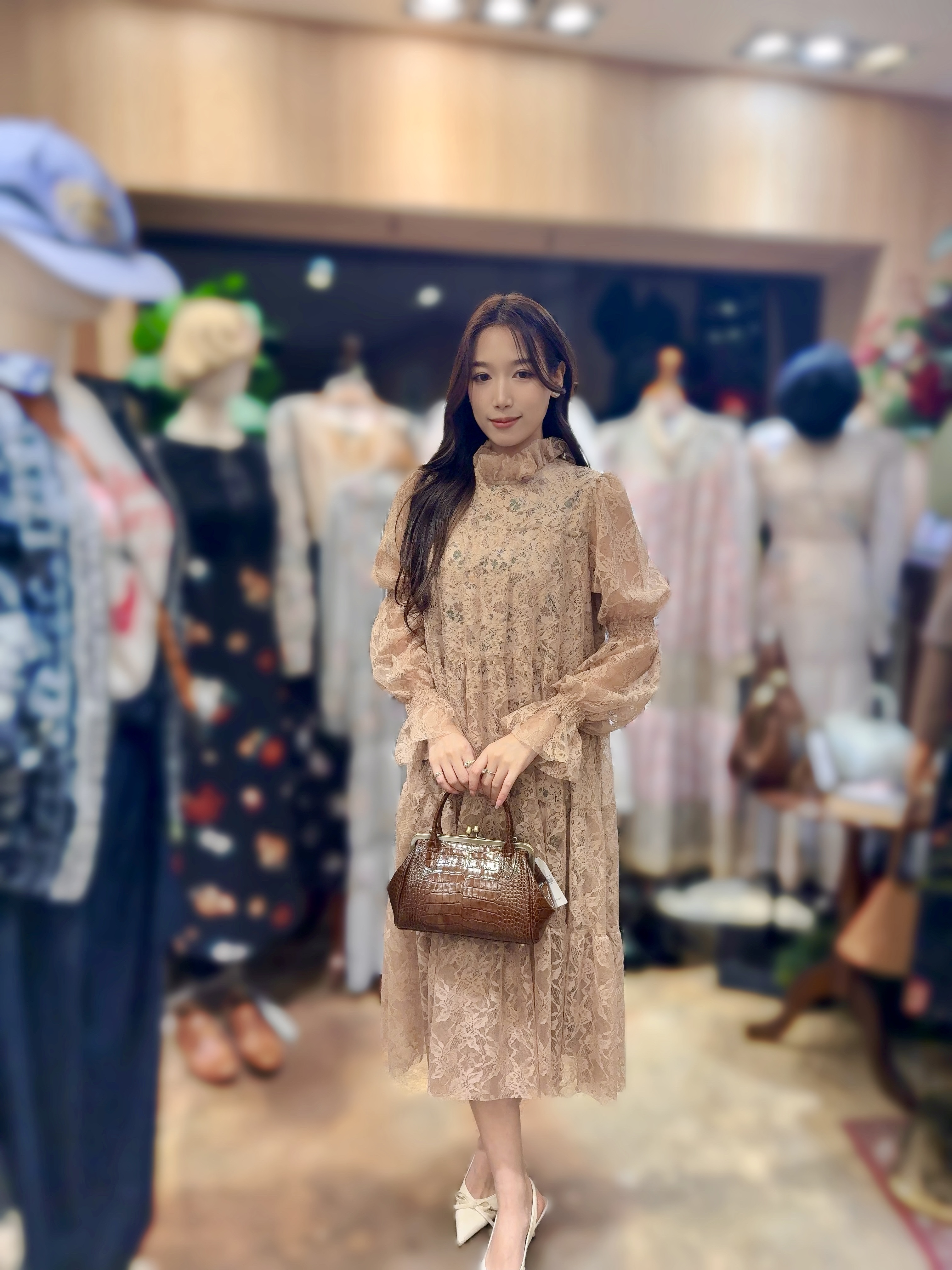 KB153  高貿lace 連身裙 👗胸 44 腰 50 hip 56長 44.5 $859  校長靚價