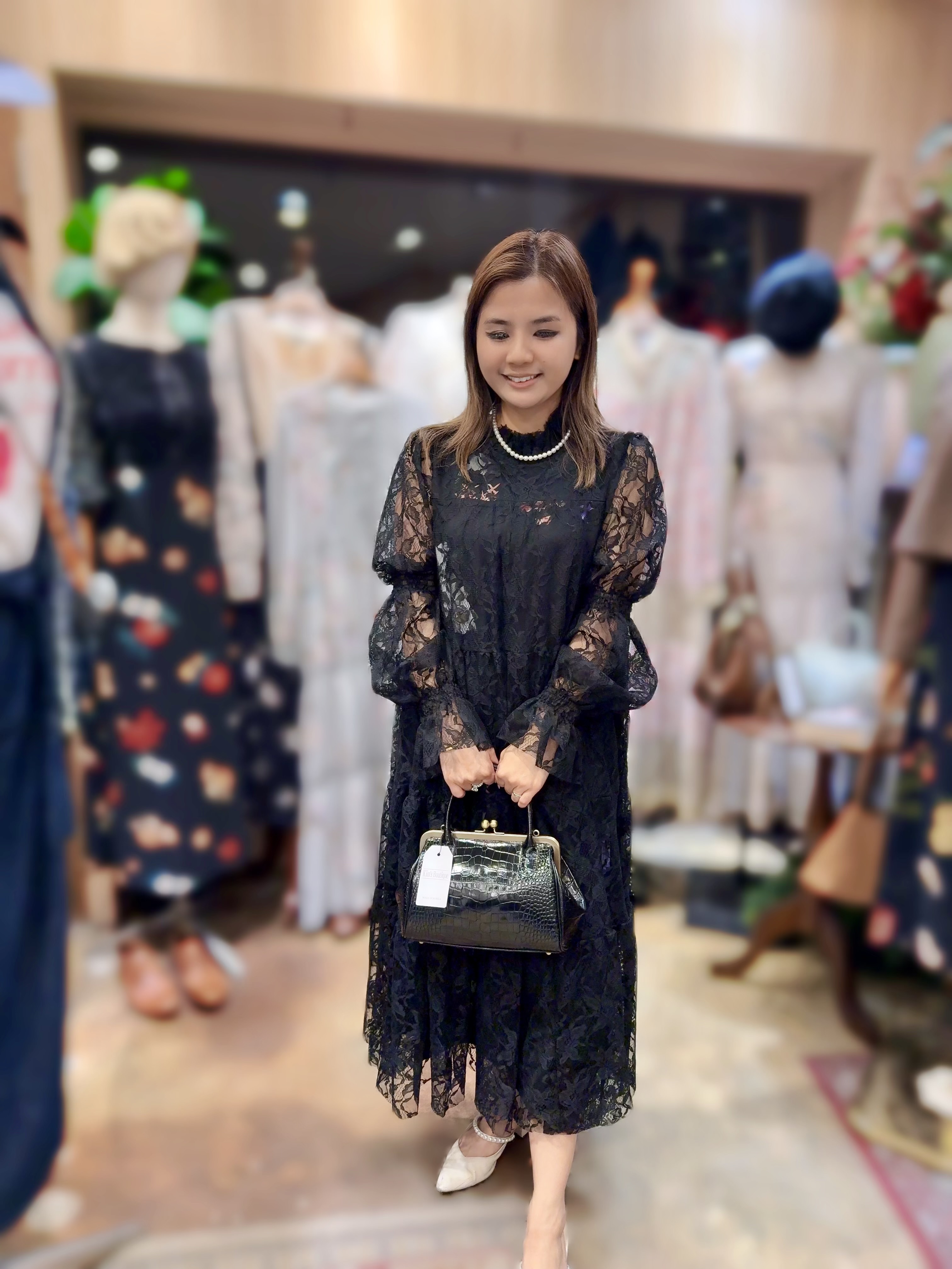 KB153  高貿lace 連身裙 👗胸 44 腰 50 hip 56長 44.5 $859  校長靚價
