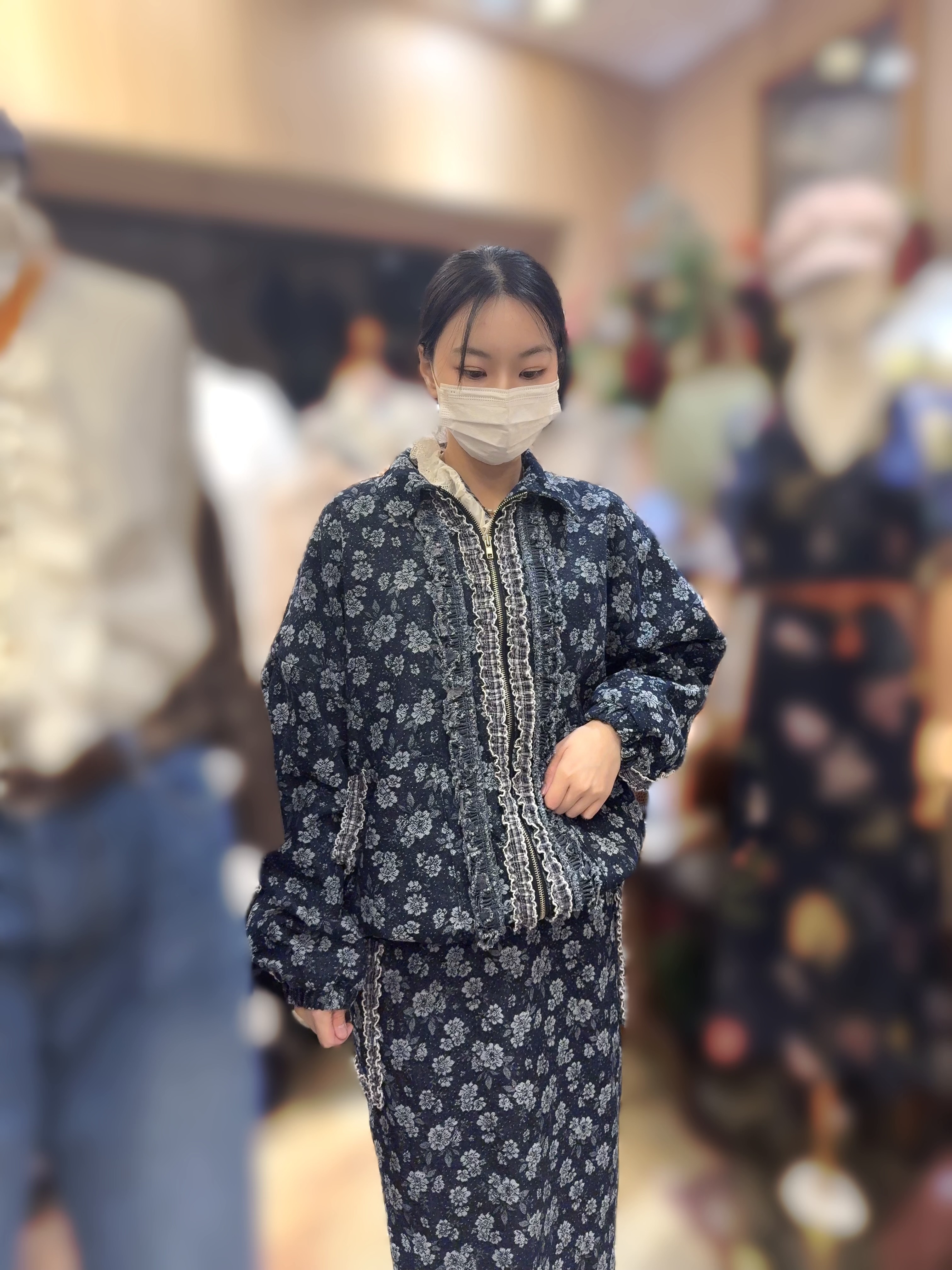 KB138  韓國牛仔刺繡褸   胸56     長25   $1109  校長價