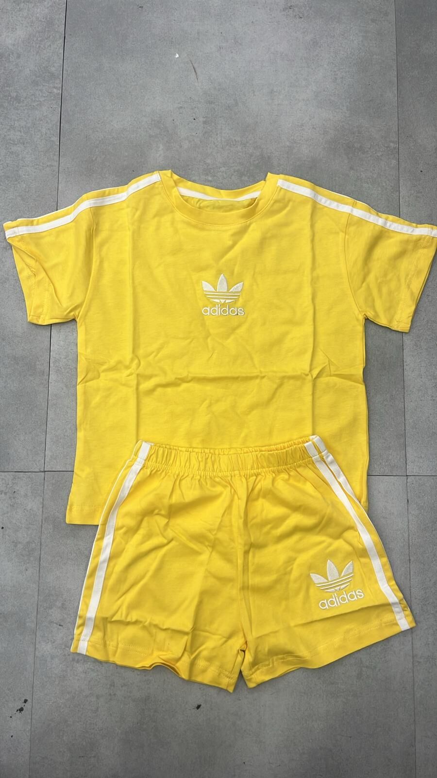 廠單 adidas 黃色夏季套裝