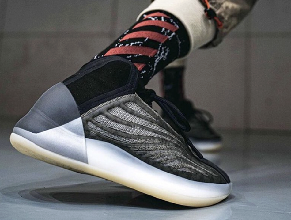 【APAIR】出清 Adidas Yeezy QNTM Barium 黑灰白 男女 實戰籃球鞋 H68771