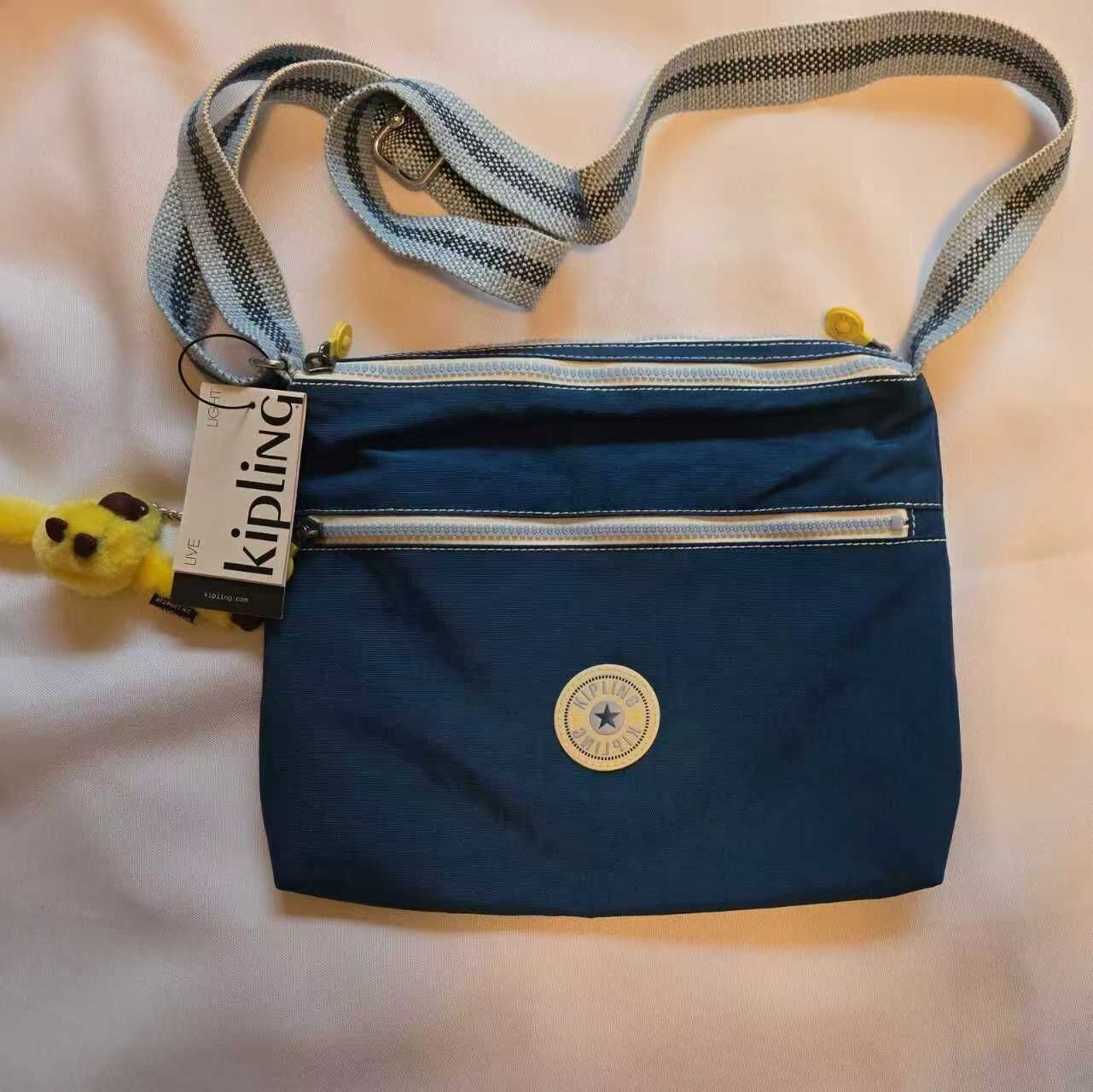 【預購】KIPLING N091219 ANNABELLE 斜挎包 (深藍色)