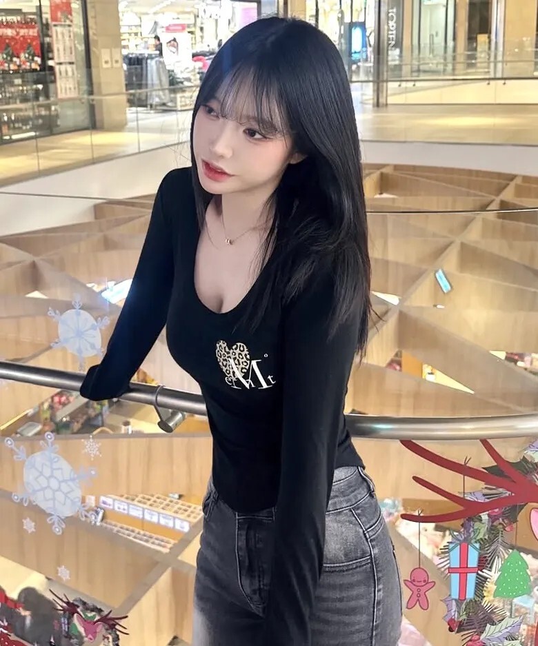 【OWN】Mucent 長袖 上衣 小方領 下擺弧形 彈性 修身 單一尺寸 女款 黑色 深灰色 淺灰色 白色