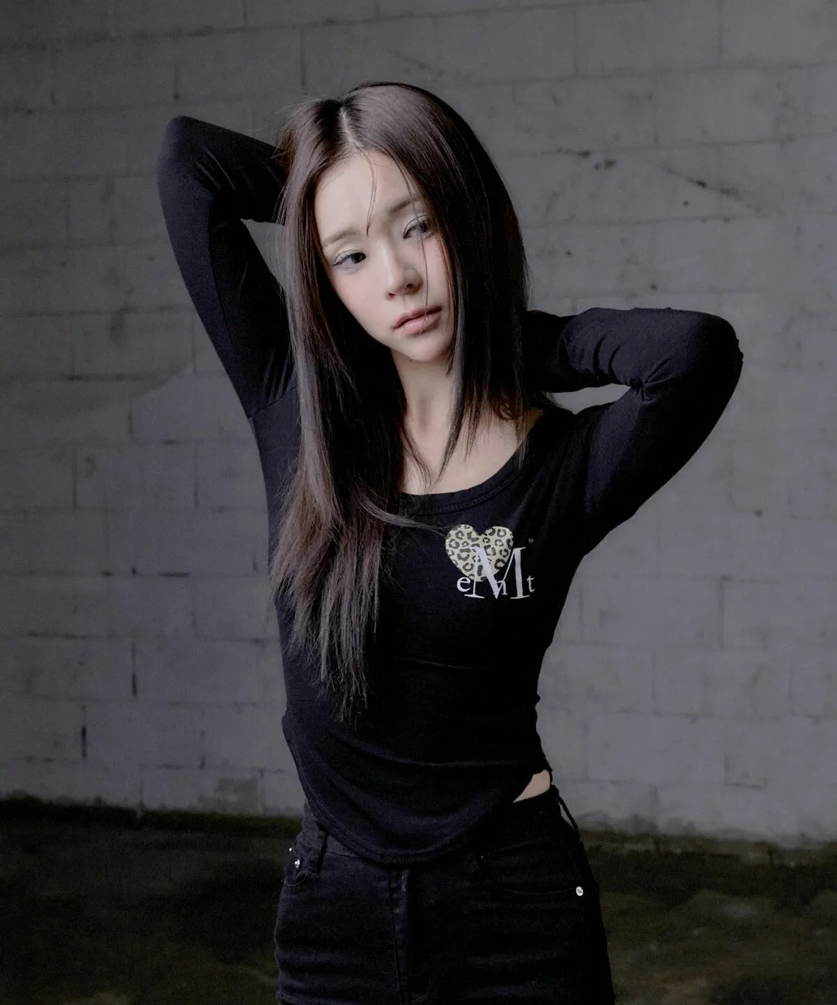 【OWN】Mucent 長袖 上衣 小方領 下擺弧形 彈性 修身 單一尺寸 女款 黑色 深灰色 淺灰色 白色