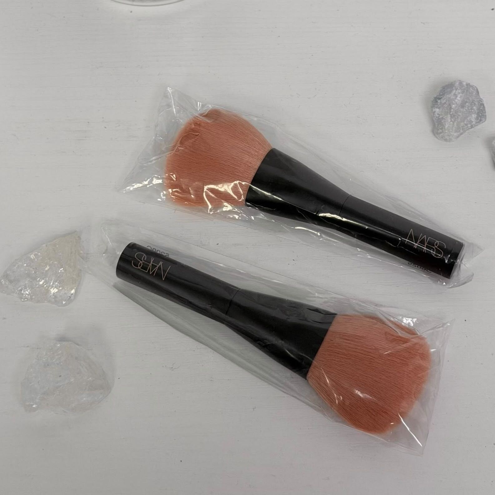 Nars - 粉色便攜碎粉掃