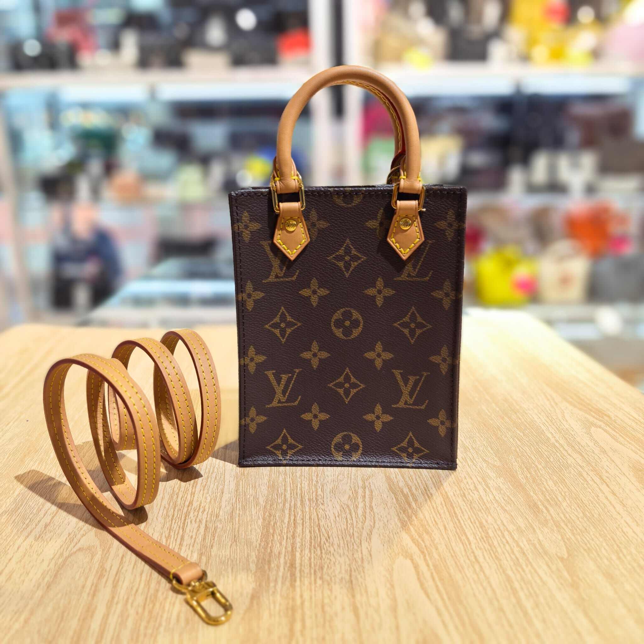 99%NEW二手LV琴譜袋, M69442, Petit Sac Plat , 啡色帆布 Monogram #香榭站正品