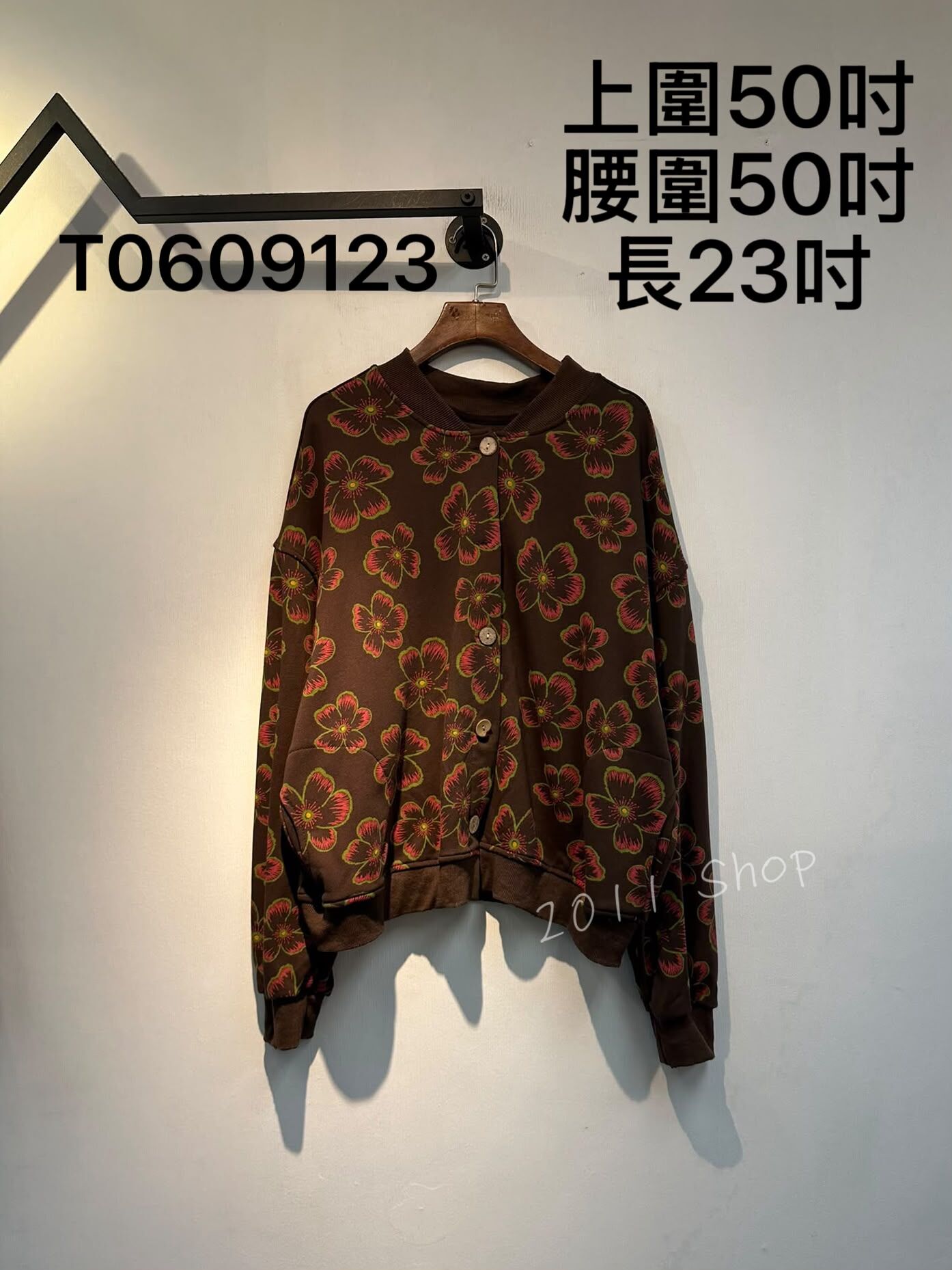 出口日本日系花花鈕扣衛衣  上圍50吋 腰圍50吋 長23吋  T0609123