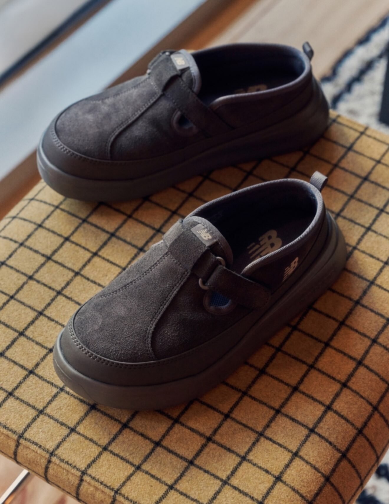 <韓國秋冬最新款🤎>New Balance 麂皮懶人鞋