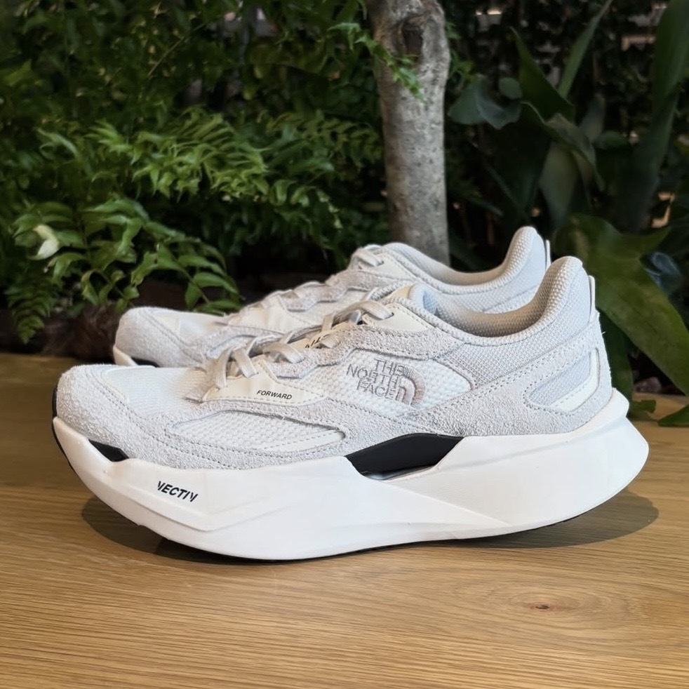 THE NORTH FACE VECTIV FORWARD LS 米白 拼接麂皮 泡棉 跑步鞋 北臉 NF52648WD