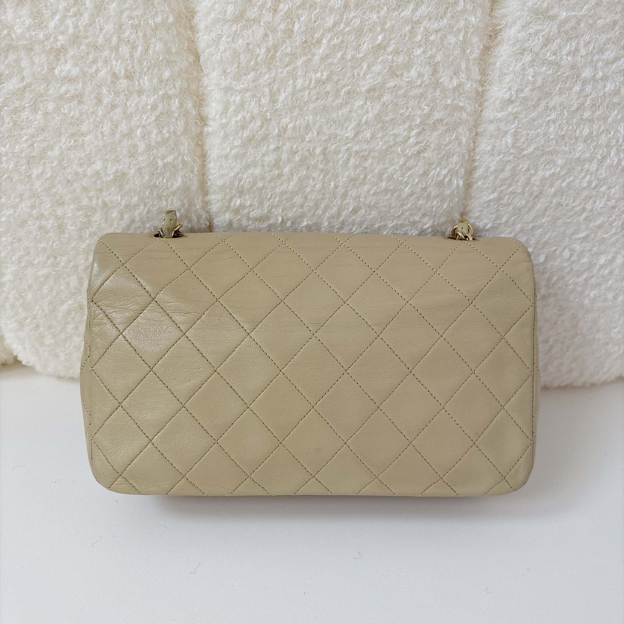 Chanel Vintage Single Full Flap Bag - Beige / GHW