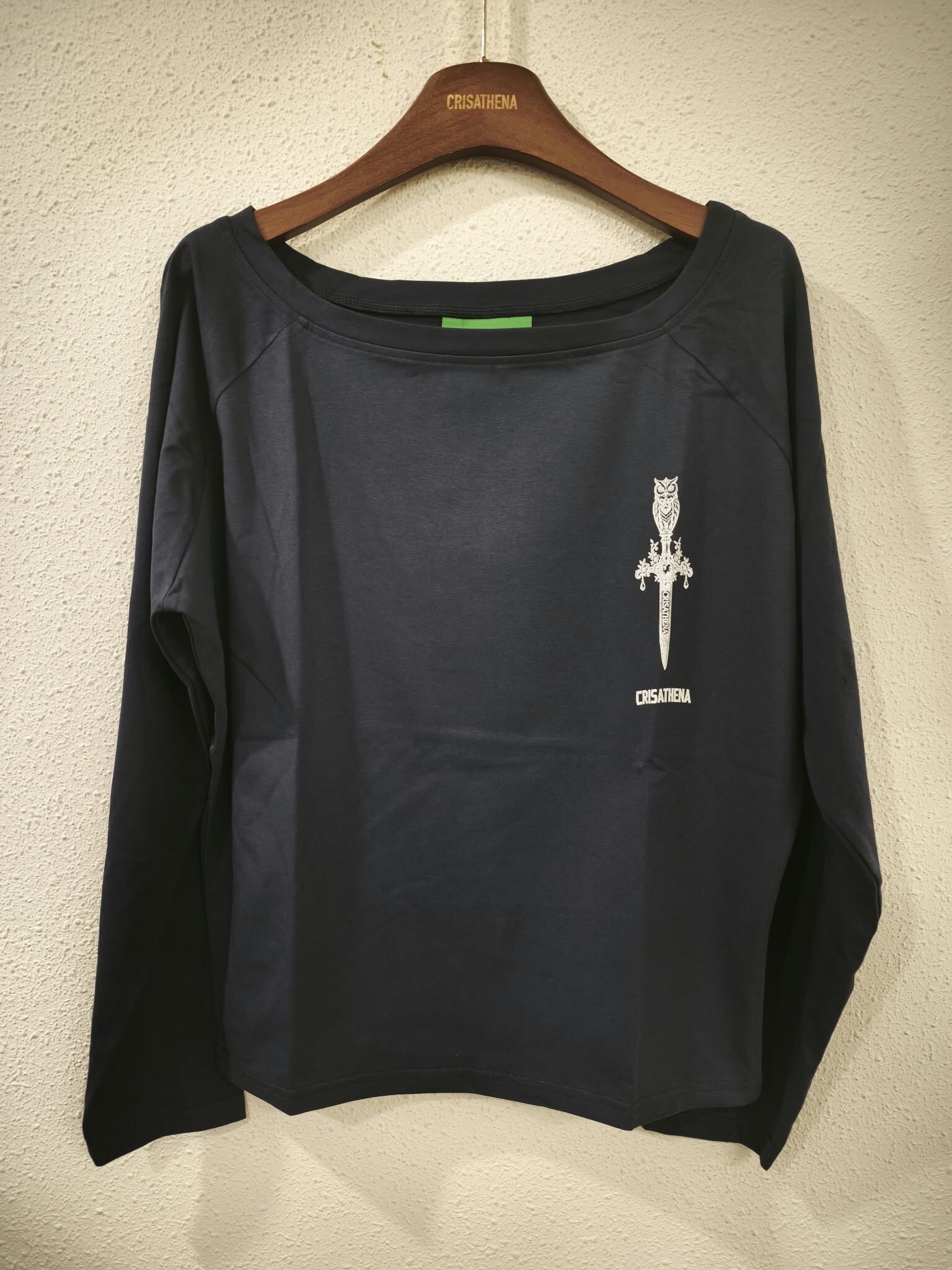 C106 Crisathena 貓頭鷹寶劍長袖T-Shirt - 黑色｜CT-CH2692-BLK