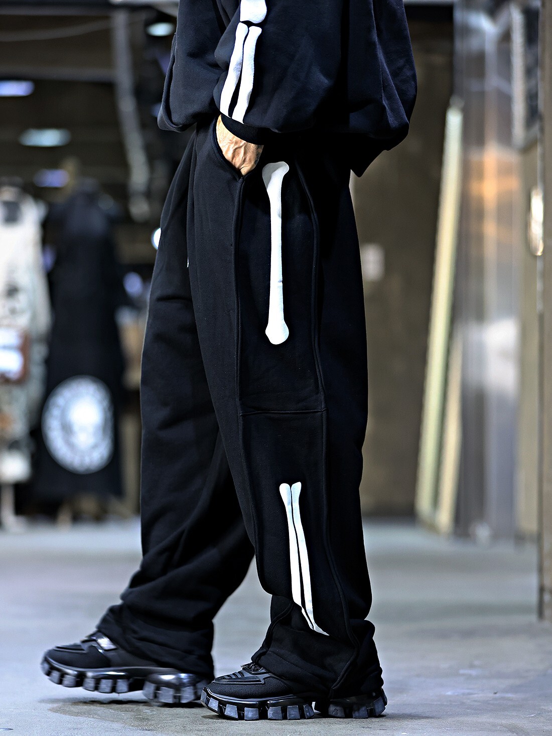 Side-stripe print pants