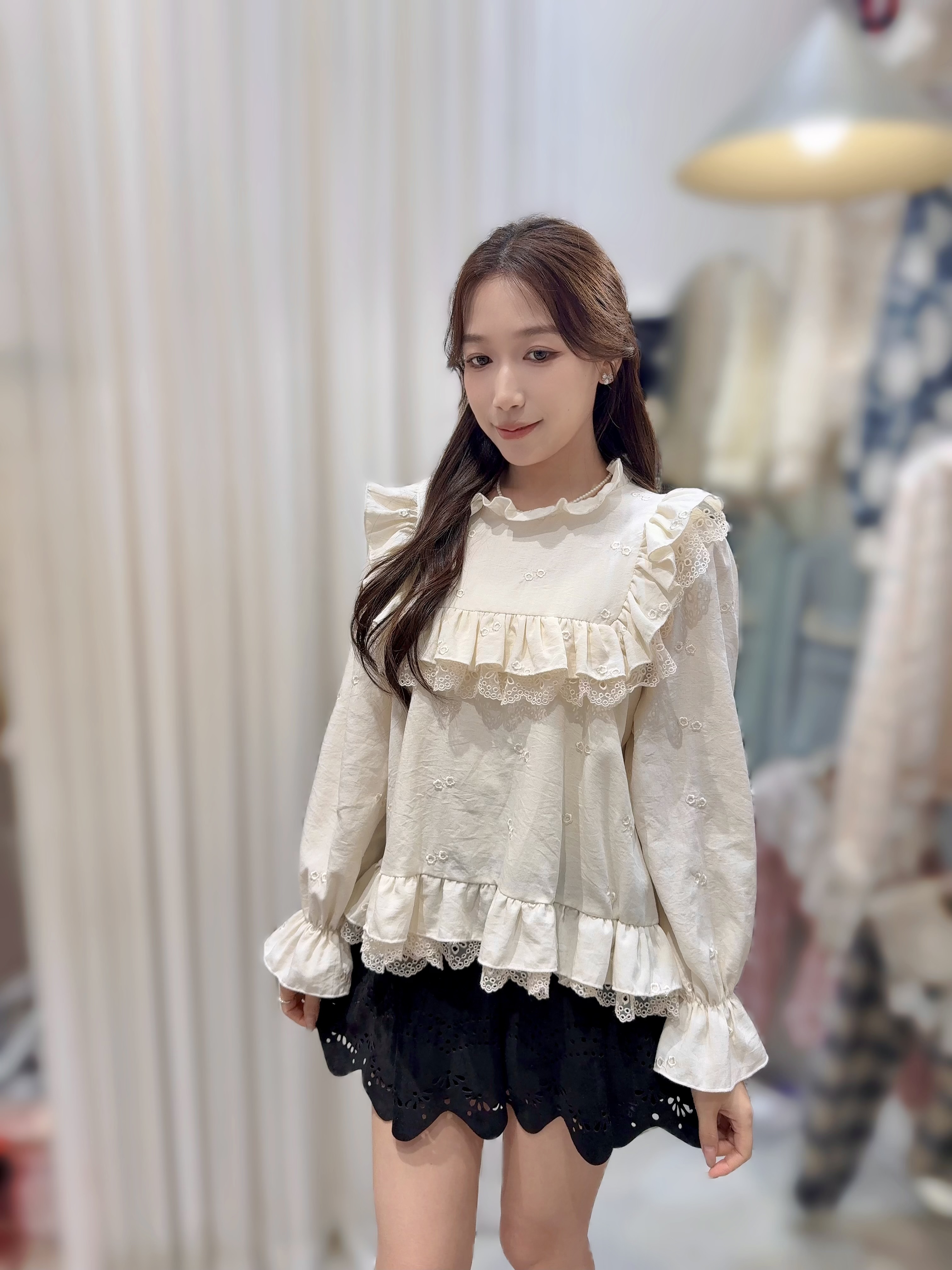 Y95  刺繡襯衫  胸46 長21 $559  校長價