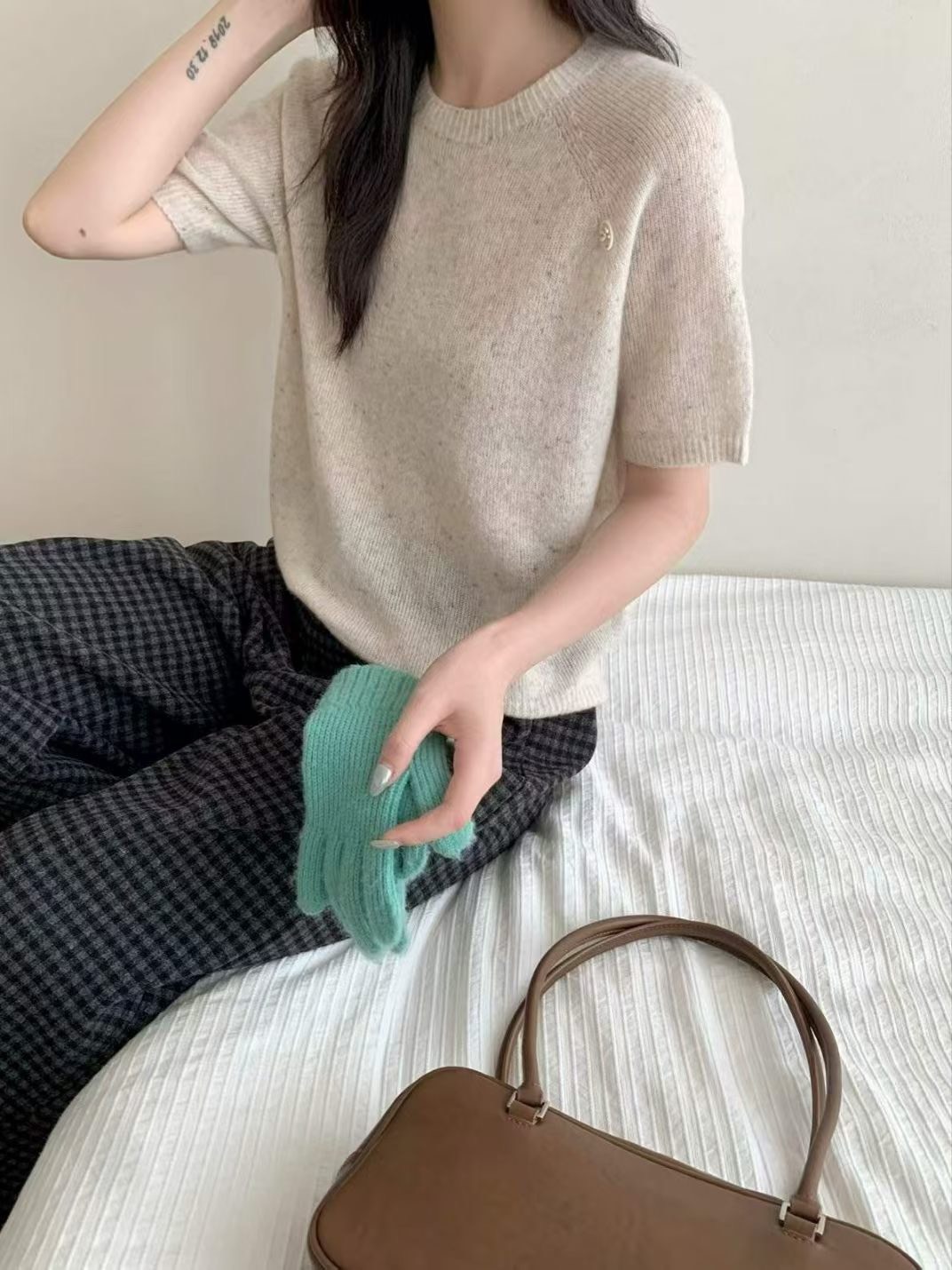閃閃單釦針織短袖上衣