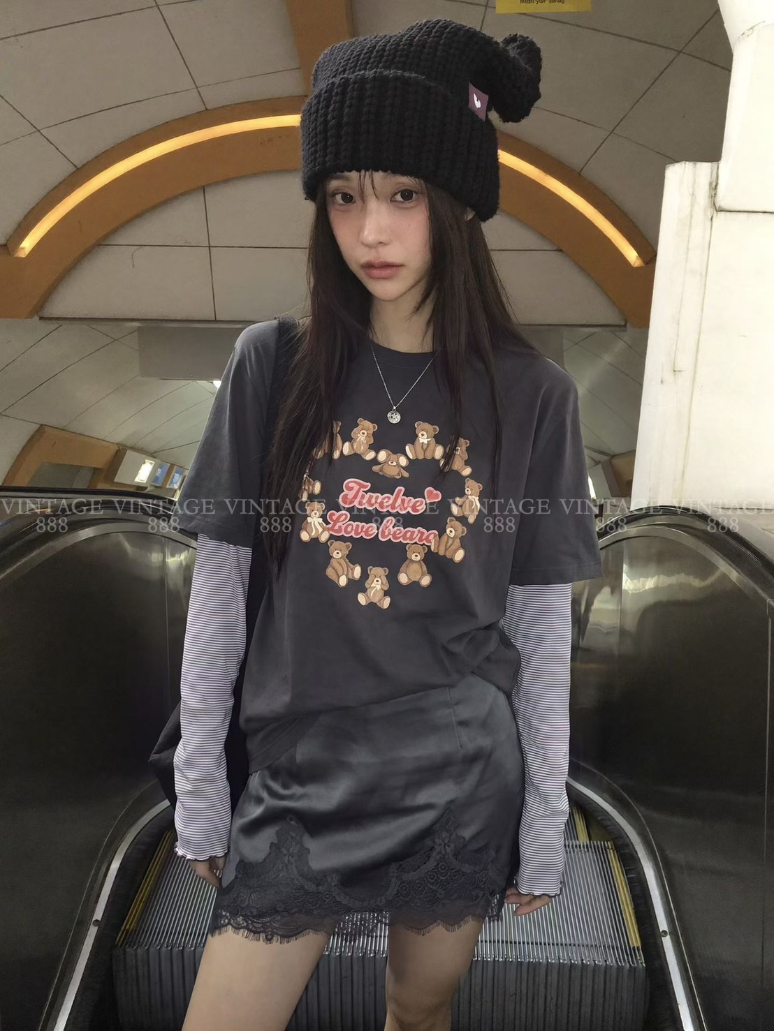 圍愛心泰迪拚條紋袖T