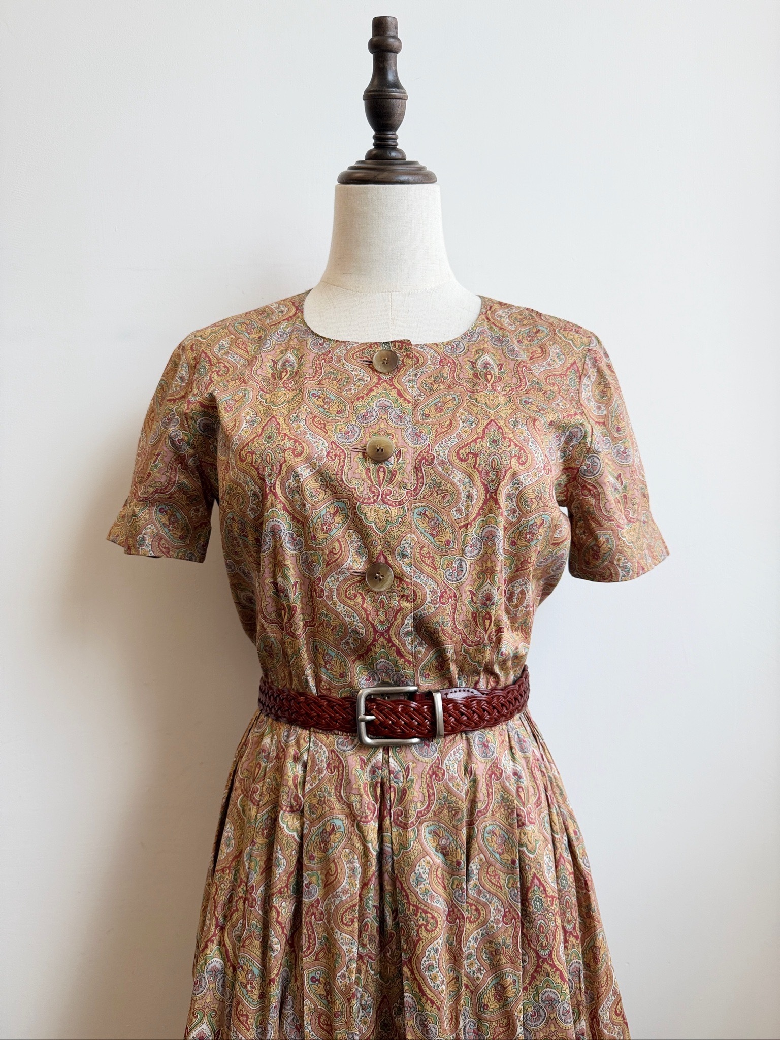 VOIR Vintage-Style Paisley Dress in Warm Coffee Tones