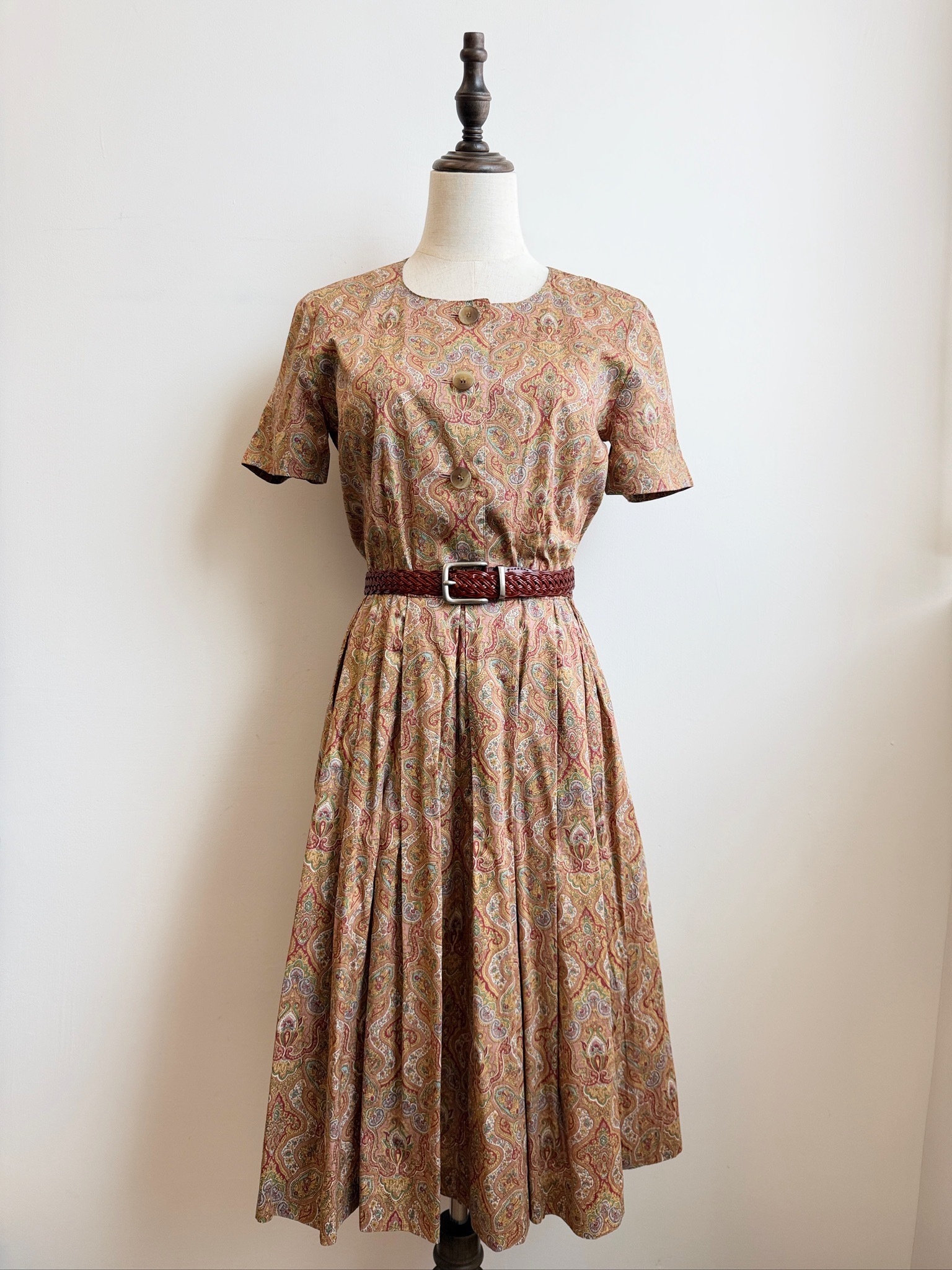 VOIR Vintage-Style Paisley Dress in Warm Coffee Tones